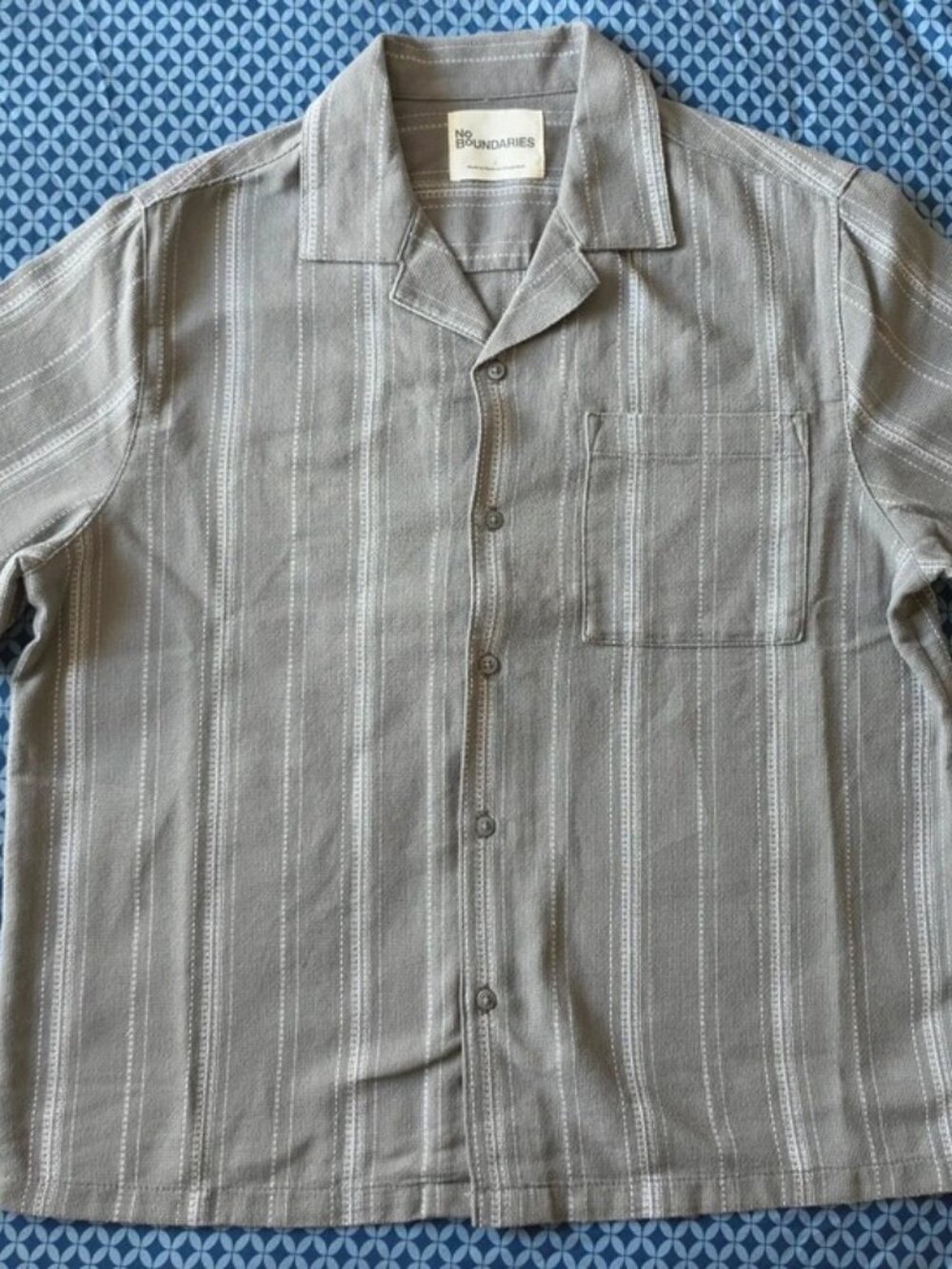 No Boundaries Men's Striped Short Sleeve Button-Up Shirt w/ Pockets L